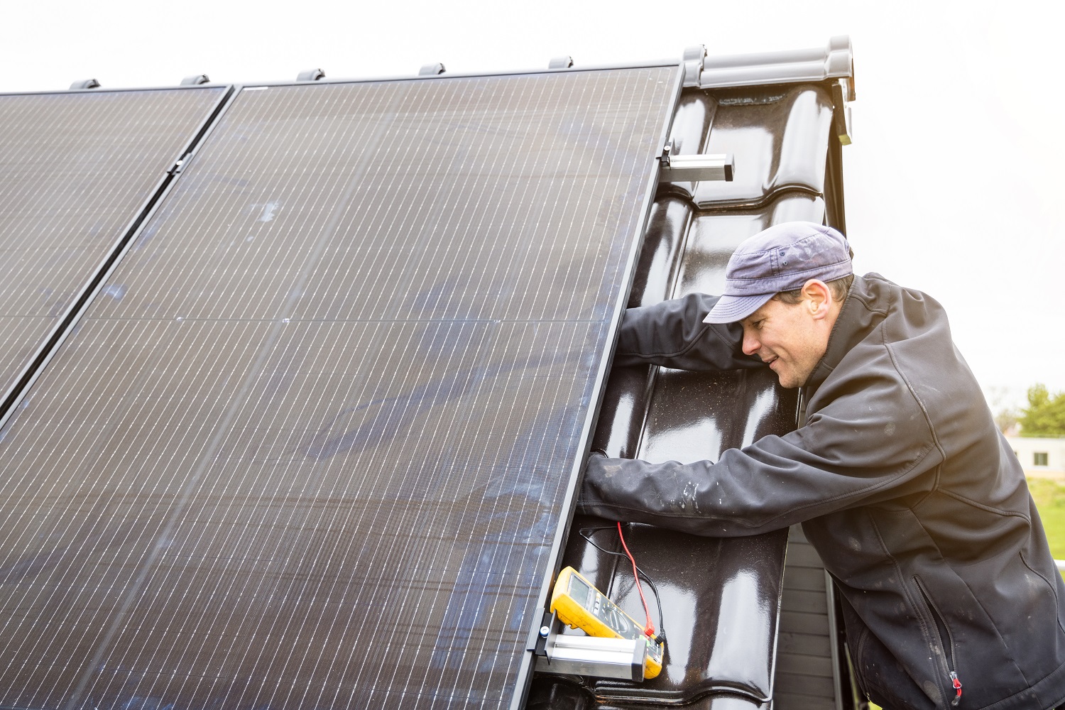 Elektrotechnische Installation und Anschluss von PV-Anlagen